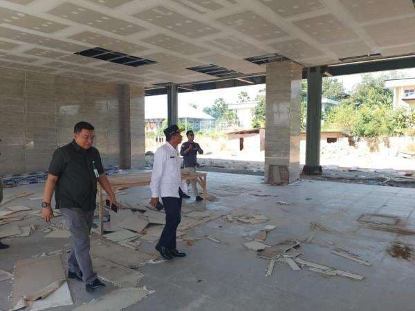 Hasil Operasi Intelijen, Kajati NTT Tinjau Proyek Mangkrak Gedung FKKH Undana Sebesar Rp48,6 Miliar Hasil Operasi Intelijen, Kajati NTT Tinjau Proyek Mangkrak Gedung FKKH Undana Sebesar Rp48,6 Miliar