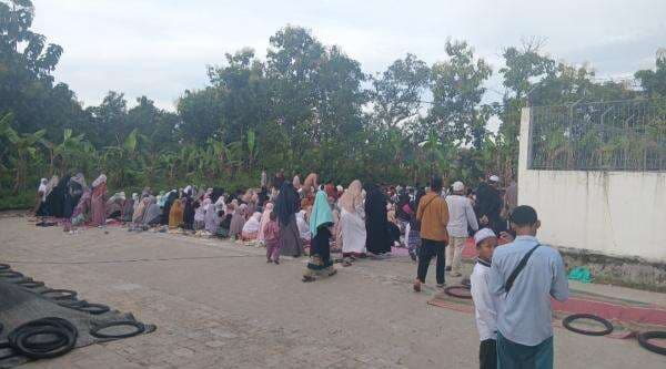 Breaking News, Ratusan Warga Bojonegoro Pagi Ini Menggelar Sholat Idul Fitri Breaking News, Ratusan Warga Bojonegoro Pagi Ini Menggelar Sholat Idul Fitri