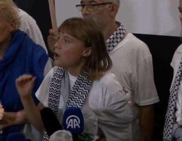 Greta Thunberg Ungkap Alami Penyiksaan dalam Tahanan Israel Greta Thunberg Ungkap Alami Penyiksaan dalam Tahanan Israel