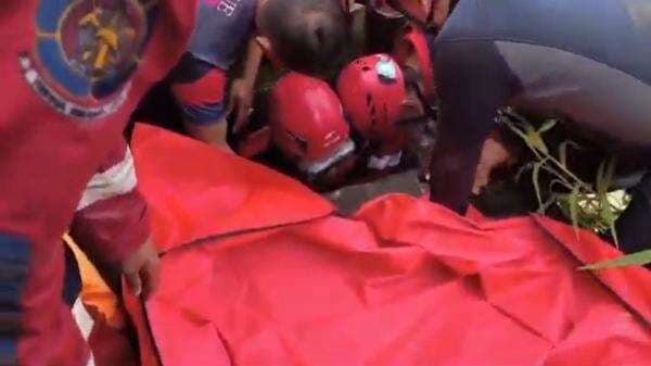 Hujan Deras di Makassar Berujung Tragis, Bocah 10 Tahun Tewas Terseret Arus Drainase Hujan Deras di Makassar Berujung Tragis, Bocah 10 Tahun Tewas Terseret Arus Drainase