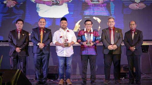 Ribuan Jemaat Meriahkan Perayaan Natal BAMAG Gresik di GOR Petrokimia Ribuan Jemaat Meriahkan Perayaan Natal BAMAG Gresik di GOR Petrokimia