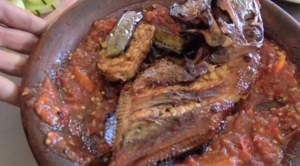 Kuliner Ikan Laut Asap dan Sambal Mentah di Sekaran ini Wajib Dicoba Kuliner Ikan Laut Asap dan Sambal Mentah di Sekaran ini Wajib Dicoba