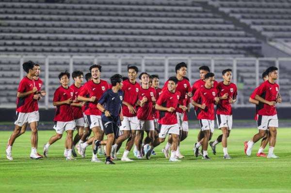 Daftar 3 Pemain Baru Curi Perhatian di Latihan Timnas Indonesia U-22, Siapa Saja? Daftar 3 Pemain Baru Curi Perhatian di Latihan Timnas Indonesia U-22, Siapa Saja?