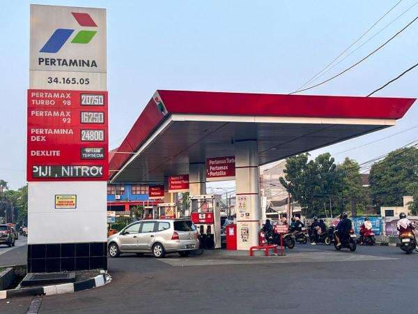 Daftar Terbaru Harga BBM Pertamina Hari Ini Usai Pertamax Naik, Pertalite Tetap Rp10.000? Daftar Terbaru Harga BBM Pertamina Hari Ini Usai Pertamax Naik, Pertalite Tetap Rp10.000?