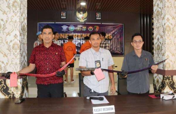 Bawa Celurit untuk Tawuran, Dua Anggota Gengster Pringsewu Ditetapkan Tersangka Bawa Celurit untuk Tawuran, Dua Anggota Gengster Pringsewu Ditetapkan Tersangka