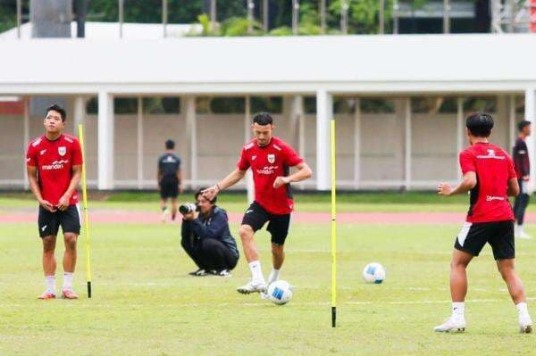 Ivar Jenner: Seharusnya Timnas Indonesia U-22 Jebol Gawang Mali Tiga Kali! Ivar Jenner: Seharusnya Timnas Indonesia U-22 Jebol Gawang Mali Tiga Kali!