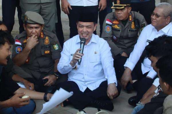 KPK bakal Panggil Gubernur Kalbar Ria Norsan usai Geledah Rumah KPK bakal Panggil Gubernur Kalbar Ria Norsan usai Geledah Rumah