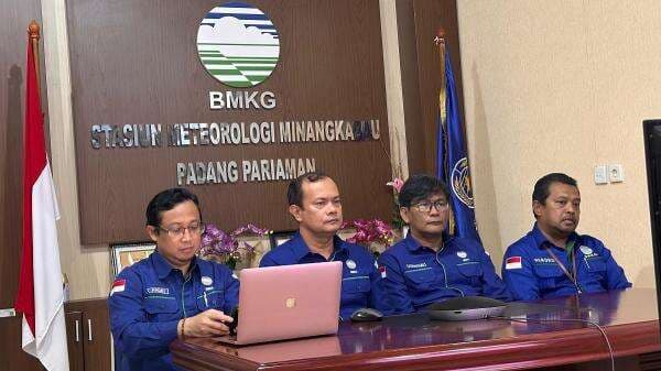 BMKG Ungkap Bibit Siklon Tropis 93S Berkembang, Bisa Picu Cuaca Ekstrem BMKG Ungkap Bibit Siklon Tropis 93S Berkembang, Bisa Picu Cuaca Ekstrem