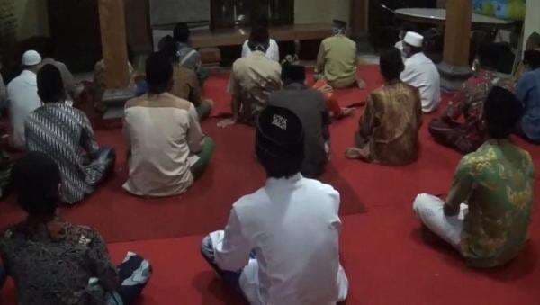 Contoh Teks Pranatacara Tahlilan Bahasa Indonesia, Singkat Mudah Dihafal! Contoh Teks Pranatacara Tahlilan Bahasa Indonesia, Singkat Mudah Dihafal!