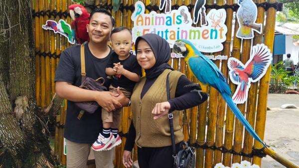 Berwisata di Taman Satwa Cikembulan Garut Masa Akhir Libur Sekolah Berwisata di Taman Satwa Cikembulan Garut Masa Akhir Libur Sekolah