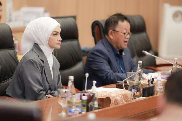 Wakil Ketua Komisi XII DPR Minta Pemerintah Pastikan Ketersediaan BBM Wakil Ketua Komisi XII DPR Minta Pemerintah Pastikan Ketersediaan BBM