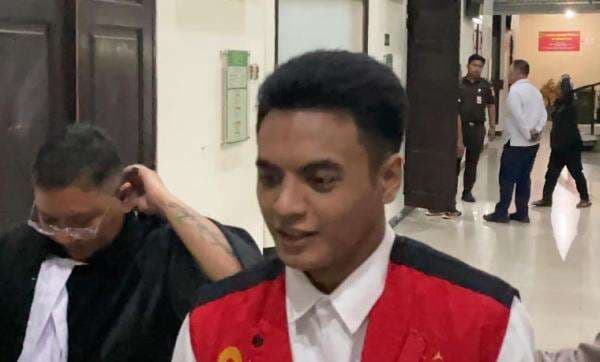 Vadel Badjideh Malah Tertawa Usai Hukuman Kasus Asusila Diperberat Vadel Badjideh Malah Tertawa Usai Hukuman Kasus Asusila Diperberat