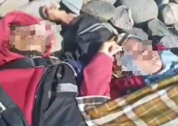 Polisi Olah TKP Pasutri Tewas di Warungpring: Sejumlah Barang Bukti Diamankan Polisi Olah TKP Pasutri Tewas di Warungpring: Sejumlah Barang Bukti Diamankan