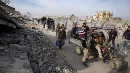 Gencatan Senjata di Gaza, Ribuan Pengungsi Palestina Kembali ke Rumah Gencatan Senjata di Gaza, Ribuan Pengungsi Palestina Kembali ke Rumah