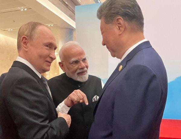 Trump Ditinggal Aliansinya, Putin dan Xi Jinping Jadi Pemimpin Global Alternatif Trump Ditinggal Aliansinya, Putin dan Xi Jinping Jadi Pemimpin Global Alternatif