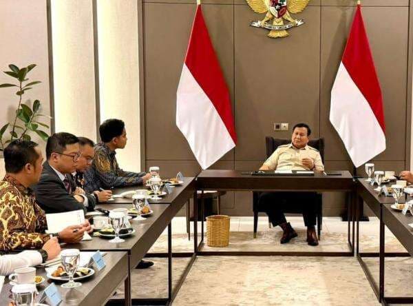 Prabowo Perintahkan Mensesneg Periksa Dana Transfer ke Daerah Prabowo Perintahkan Mensesneg Periksa Dana Transfer ke Daerah