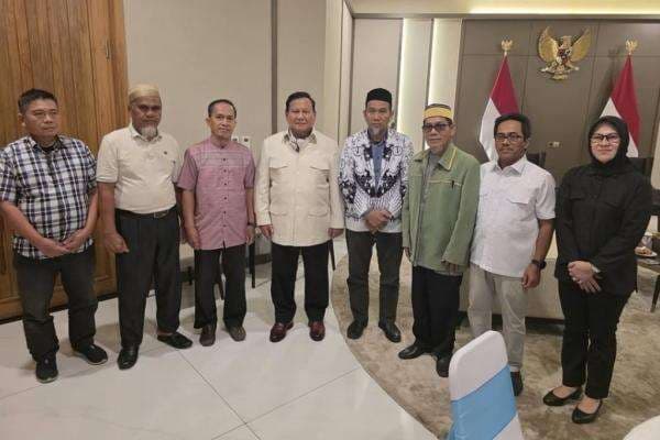 Beri Rehabilitasi, Prabowo Ingin Guru Sejahtera dan Kehidupannya Terjamin Beri Rehabilitasi, Prabowo Ingin Guru Sejahtera dan Kehidupannya Terjamin