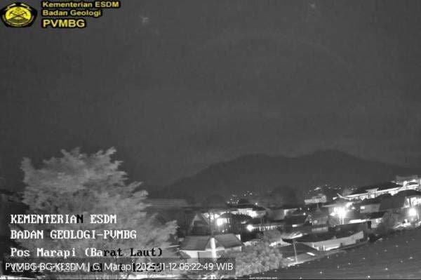 Gunung Marapi Meletus Hari Ini, Tinggi Kolom Abu Capai 400 Meter Gunung Marapi Meletus Hari Ini, Tinggi Kolom Abu Capai 400 Meter