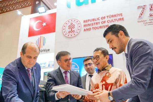 Resmikan IIBF 2025, Menteri Kebudayaan Tegaskan Literasi sebagai Pilar Diplomasi Budaya Resmikan IIBF 2025, Menteri Kebudayaan Tegaskan Literasi sebagai Pilar Diplomasi Budaya