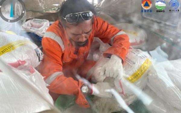 Operasi Modifikasi Cuaca di Sumut, Ribuan Kg Garam Ditabur di Langit Operasi Modifikasi Cuaca di Sumut, Ribuan Kg Garam Ditabur di Langit