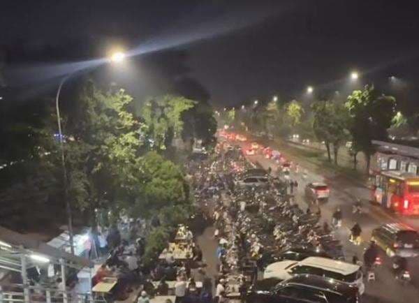 Viral Parkir Liar Dekat Halte Transjakarta BKN Cawang, Ini Kata Dishub DKI Viral Parkir Liar Dekat Halte Transjakarta BKN Cawang, Ini Kata Dishub DKI
