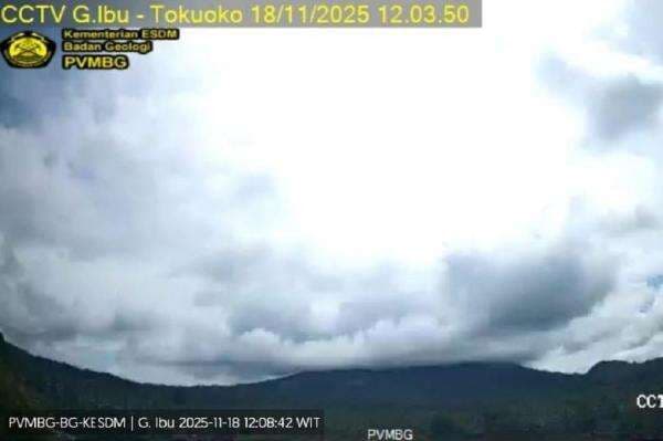Gunung Ibu Meletus Hari Ini, Kolom Abu Tak Teramati karena Tertutup Kabut Tebal Gunung Ibu Meletus Hari Ini, Kolom Abu Tak Teramati karena Tertutup Kabut Tebal