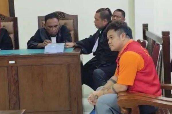 Mantan Direktur Persiba Balikpapan Dituntut Hukuman Mati karena Kasus Narkotika Mantan Direktur Persiba Balikpapan Dituntut Hukuman Mati karena Kasus Narkotika