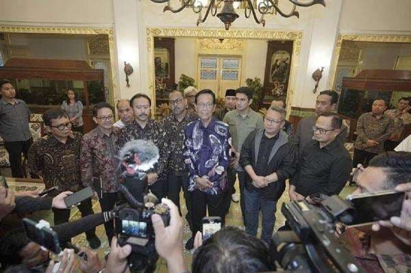 Sultan HB X Kumpulkan 10 Rektor di Jogja, Ajak Perguruan Tinggi Kawal Aspirasi Damai Mahasiswa Sultan HB X Kumpulkan 10 Rektor di Jogja, Ajak Perguruan Tinggi Kawal Aspirasi Damai Mahasiswa