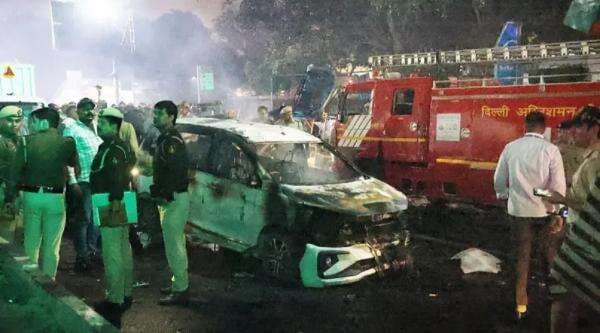 Ledakan Mobil di New Delhi Tewaskan 10 Orang, Penyebab Belum Diketahui Ledakan Mobil di New Delhi Tewaskan 10 Orang, Penyebab Belum Diketahui