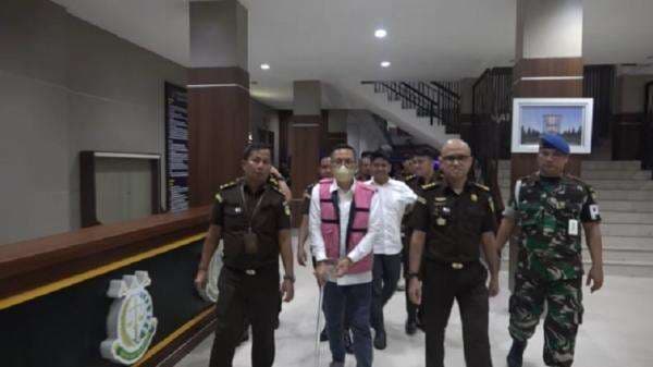 Ditetapkan Tersangka Korupsi Pengadaan Kapal Tunda, RS Ditahan di Rutan Tanjung Gusta Medan Ditetapkan Tersangka Korupsi Pengadaan Kapal Tunda, RS Ditahan di Rutan Tanjung Gusta Medan