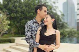 Definisi Bucin, Prilly Latuconsina Susul Omara Esteghlal ke Yogyakarta Demi Makan Mie Ayam Bersama Definisi Bucin, Prilly Latuconsina Susul Omara Esteghlal ke Yogyakarta Demi Makan Mie Ayam Bersama