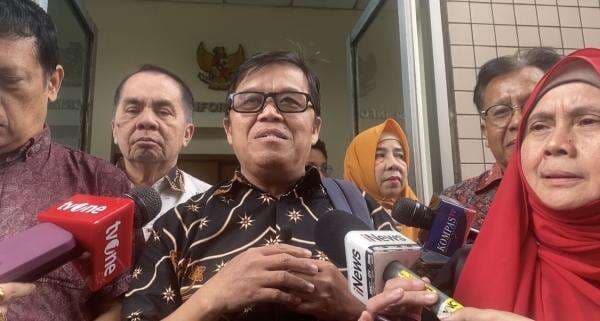 Bon Jowi Kecewa Majelis KIP Tolak Hadirkan Jokowi Bon Jowi Kecewa Majelis KIP Tolak Hadirkan Jokowi