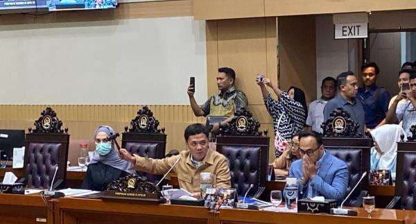 Komisi III DPR-Pemerintah Sepakat Sahkan RKUHAP di Rapat Paripurna Komisi III DPR-Pemerintah Sepakat Sahkan RKUHAP di Rapat Paripurna