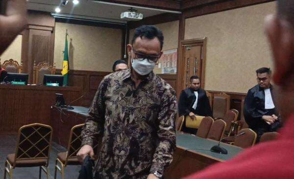 Kasus Vonis Lepas CPO, Eks Waka PN Jakpus Dihukum 12,5 Tahun Penjara Kasus Vonis Lepas CPO, Eks Waka PN Jakpus Dihukum 12,5 Tahun Penjara