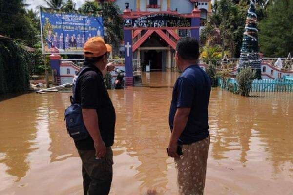 BNPB: 1.216 Rumah di Halmahera Utara Terendam Banjir, 1 Orang Tewas BNPB: 1.216 Rumah di Halmahera Utara Terendam Banjir, 1 Orang Tewas