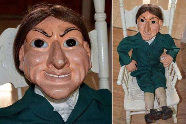 10 Boneka Paling Menyeramkan di Dunia, Ada yang Diisi Roh Anak Kecil dan Media Santet 10 Boneka Paling Menyeramkan di Dunia, Ada yang Diisi Roh Anak Kecil dan Media Santet