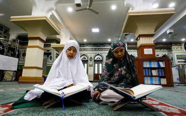 10 Contoh Tajwid Izhar Mutlak dalam Alquran Beserta Surat dan Ayatnya 10 Contoh Tajwid Izhar Mutlak dalam Alquran Beserta Surat dan Ayatnya