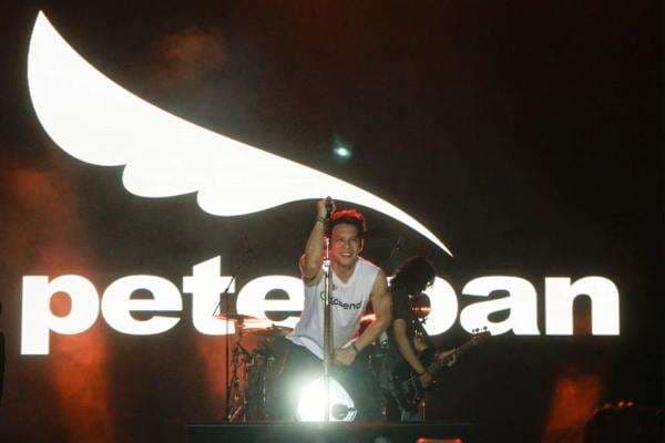 10 Lagu Legendaris Ciptaan Ariel yang Bikin Peterpan Comeback Makin Ditunggu 10 Lagu Legendaris Ciptaan Ariel yang Bikin Peterpan Comeback Makin Ditunggu