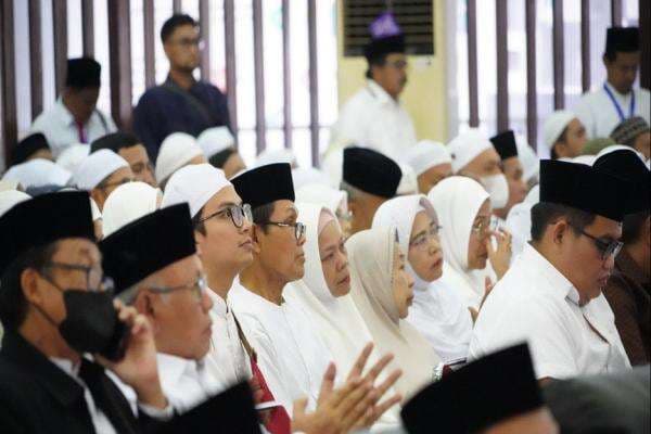 100 Ribu Visa Haji Terbit, Jemaah Masuk Asrama 1 Mei 100 Ribu Visa Haji Terbit, Jemaah Masuk Asrama 1 Mei