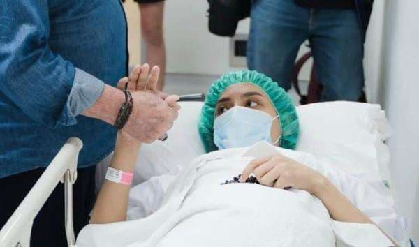 Erika Carlina Ogah Ketemu Banyak Orang Usai Melahirkan, DJ Bravy: Lagi Mood Swing Erika Carlina Ogah Ketemu Banyak Orang Usai Melahirkan, DJ Bravy: Lagi Mood Swing