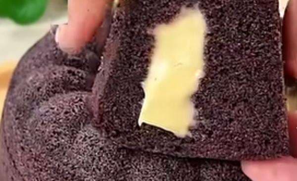 Viral Bolu Ketan Hitam Isi Keju Lumer, Intip Cara Bikinnya Viral Bolu Ketan Hitam Isi Keju Lumer, Intip Cara Bikinnya