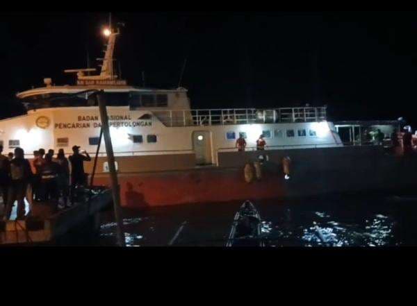 Longboat Rombongan Anggota DPRD Mentawai Terbalik di Mapinang Ujung, 10 Hilang 7 Selamat Longboat Rombongan Anggota DPRD Mentawai Terbalik di Mapinang Ujung, 10 Hilang 7 Selamat