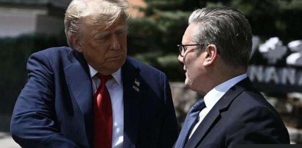 Trump Tandatangani Dokumen Kesepakatan Tarif Inggris-AS Trump Tandatangani Dokumen Kesepakatan Tarif Inggris-AS