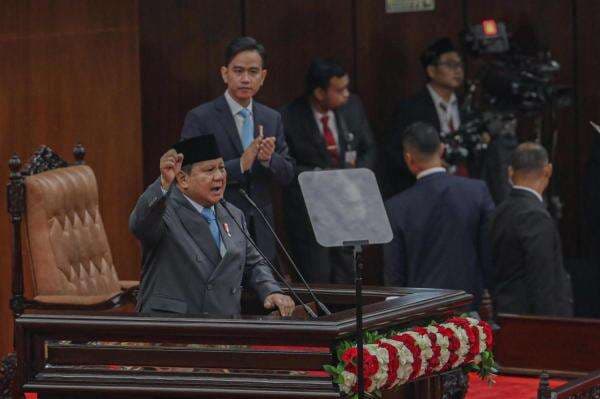 Ultimatum Prabowo: Selama Saya Menjabat, Jangan Anggap yang Kaya Bisa Bertindak Seenaknya Ultimatum Prabowo: Selama Saya Menjabat, Jangan Anggap yang Kaya Bisa Bertindak Seenaknya