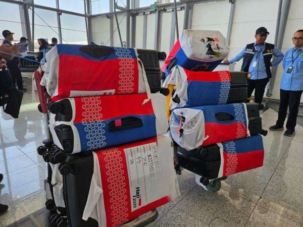 1.000 Bungkus Rokok Milik Jamaah Haji Indonesia Diamankan Petugas Bandara, Apa Sanksinya? 1.000 Bungkus Rokok Milik Jamaah Haji Indonesia Diamankan Petugas Bandara, Apa Sanksinya?