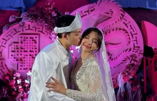 Sah! Meyden Resmi Menikah dengan Hengky di Jambi Sah! Meyden Resmi Menikah dengan Hengky di Jambi