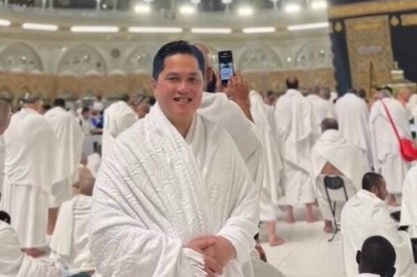 Erick Thohir Sujud di Depan Ka'bah, Doakan Timnas Indonesia Jelang Laga Hidup Mati Lawan Irak Erick Thohir Sujud di Depan Ka'bah, Doakan Timnas Indonesia Jelang Laga Hidup Mati Lawan Irak