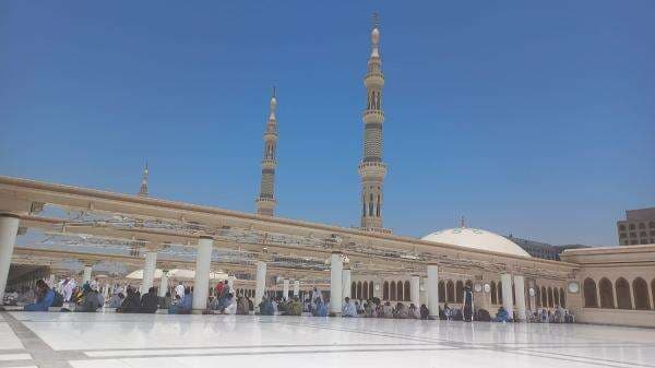 11 Adab ketika Berada di Tanah Suci Madinah, Tidak Berbuat Bid'ah atau Maksiat 11 Adab ketika Berada di Tanah Suci Madinah, Tidak Berbuat Bid'ah atau Maksiat