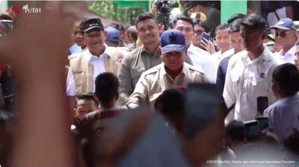 Presiden Kunjungi Posko Pengungsian di Langkat, Pastikan Kekurangan Air Segera Diatasi Presiden Kunjungi Posko Pengungsian di Langkat, Pastikan Kekurangan Air Segera Diatasi