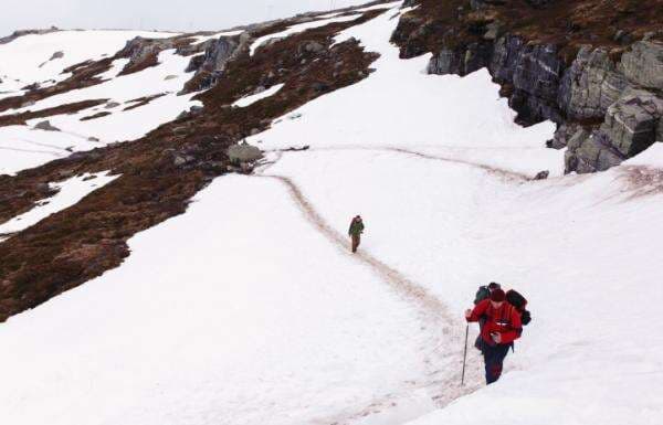Badai Salju, Hampir 1.000 Orang Terjebak di Gunung Everest Badai Salju, Hampir 1.000 Orang Terjebak di Gunung Everest